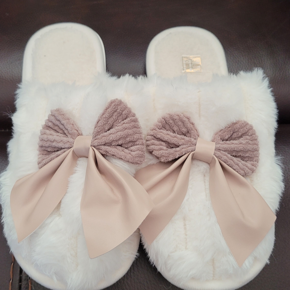 Elegant White and Tan Women's Slippers